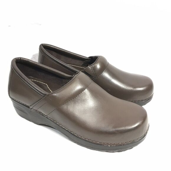 LL Bean Women's US Size 9 M Brown Leather Slip on Clogs / Shoes - Picture 8 of 8